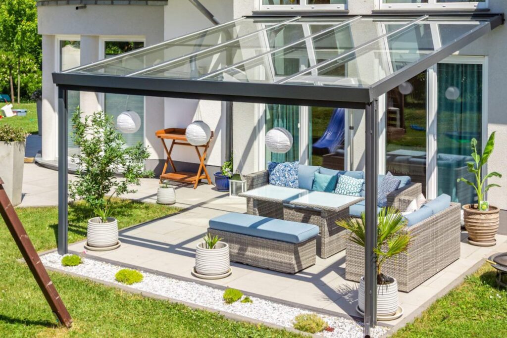 Maintaining Your Glass Veranda: Tips for Longevity and Cleanliness